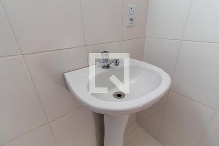 Apartamento para alugar com 61m², 2 quartos e 1 vaga Apartamento para alugar com 61m², 2 quartos e 1 vagaBanheiro