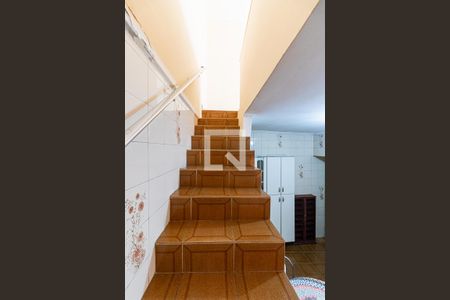 Casa à venda com 230m², 6 quartos e 2 vagasCasa 2 - Escadas