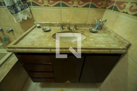 Casa à venda com 208m², 5 quartos e 2 vagasBanheiro do Quarto 1