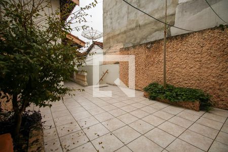 Casa à venda com 208m², 5 quartos e 2 vagasQuintal