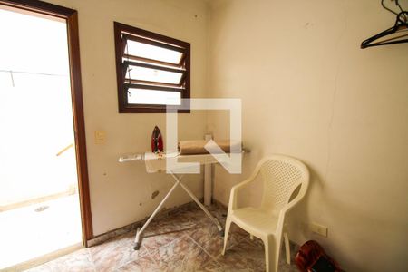 Casa à venda com 208m², 5 quartos e 2 vagasQuarto de Serviço