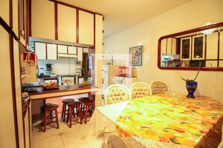 Casa à venda com 208m², 5 quartos e 2 vagasCozinha