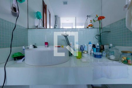 Apartamento à venda com 170m², 3 quartos e 3 vagasBanheiro Suíte 2