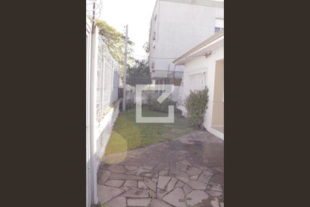 Quintal de casa à venda com 4 quartos, 230m² em Medianeira, Porto Alegre