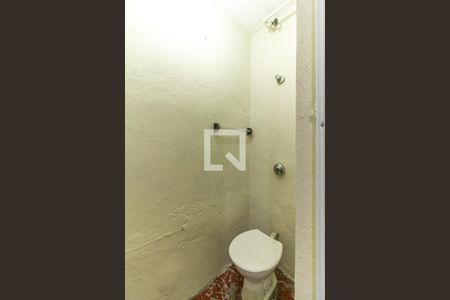 Apartamento à venda com 110m², 2 quartos e 1 vaga Apartamento à venda com 110m², 2 quartos e 1 vagaBanheiro de Serviço