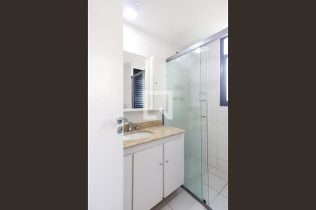 Banheiro de apartamento à venda com 1 quarto, 39m² em Moema, São Paulo