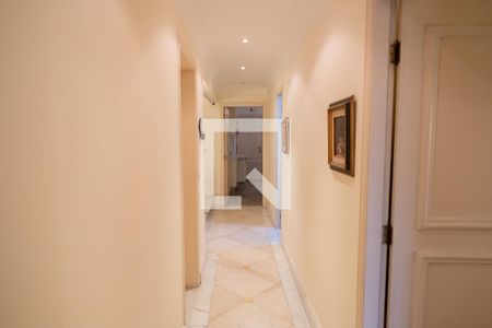 Apartamento para alugar com 300m², 5 quartos e 4 vagas Apartamento para alugar com 300m², 5 quartos e 4 vagasCorredor