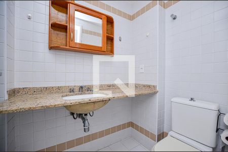 Banheiro de apartamento à venda com 1 quarto, 45m² em Icaraí, Niterói