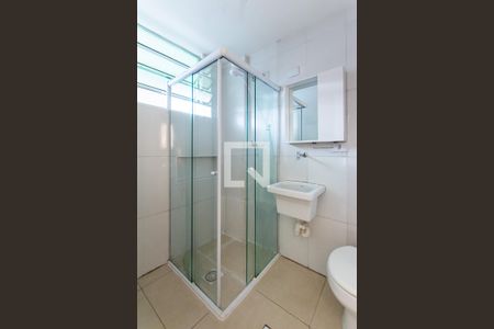 Banheiro de kitnet/studio para alugar com 1 quarto, 28m² em Ponta da Praia, Santos