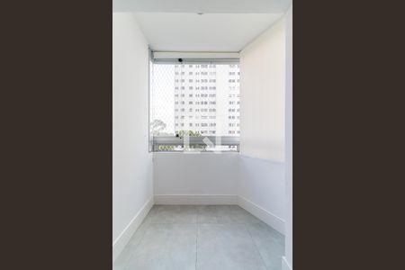 Apartamento à venda com 108m², 3 quartos e 2 vagas Apartamento à venda com 108m², 3 quartos e 2 vagasQuarto 3 - Suíte - Varanda