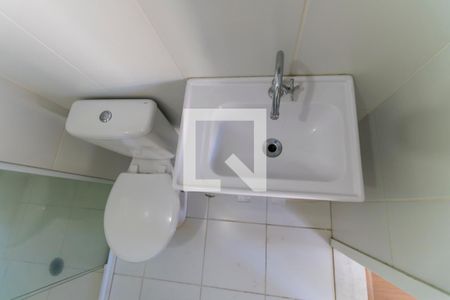 Apartamento para alugar com 61m², 2 quartos e 1 vagaDetalhe do banheiro