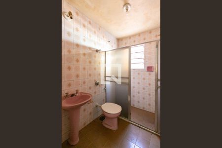 Banheiro Social de kitnet/studio à venda com 4 quartos, 360m² em Minas Brasil, Belo Horizonte