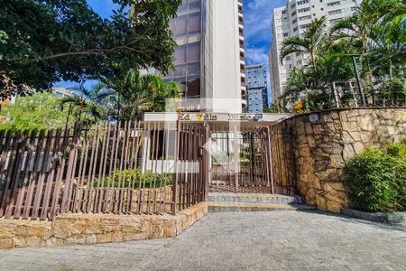 Apartamento à venda com 200m², 4 quartos e 3 vagasFachada