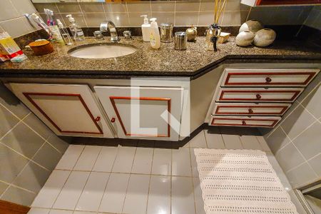 Apartamento à venda com 200m², 4 quartos e 3 vagasBanheiro