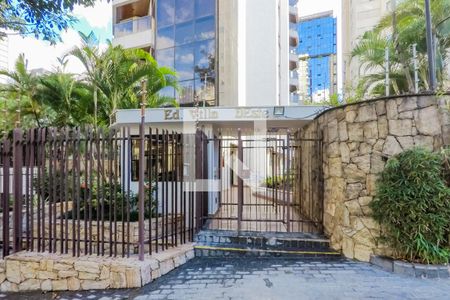 Apartamento à venda com 200m², 4 quartos e 3 vagasFachada