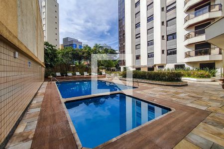 Apartamento à venda com 200m², 4 quartos e 3 vagasPiscina