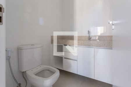 Banheiro de apartamento à venda com 1 quarto, 49m² em Lourdes, Belo Horizonte
