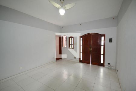 Sala de casa para alugar com 3 quartos, 240m² em Centro, Nilópolis