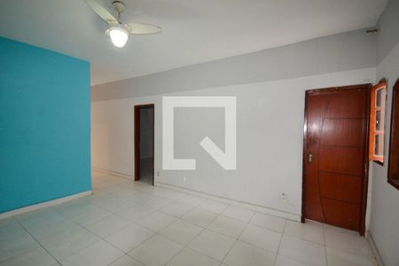 Sala de casa para alugar com 3 quartos, 240m² em Centro, Nilópolis