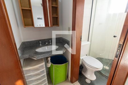 Banheiro de apartamento para alugar com 1 quarto, 42m² em Vila Suzana, São Paulo