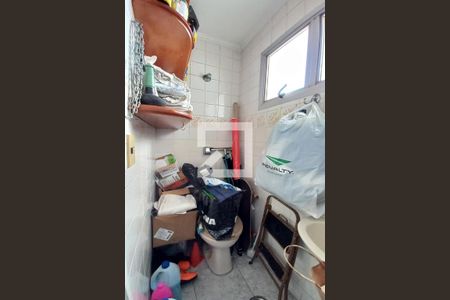 Apartamento à venda com 95m², 3 quartos e 2 vagas Apartamento à venda com 95m², 3 quartos e 2 vagasBanheiro de Serviço