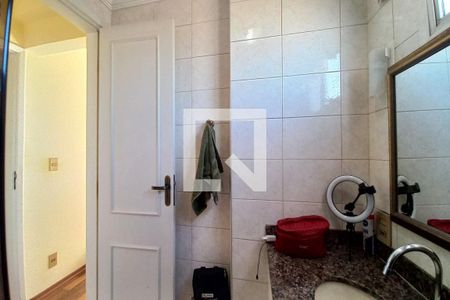 Apartamento à venda com 95m², 3 quartos e 2 vagas Apartamento à venda com 95m², 3 quartos e 2 vagasBanheiro da Suíte