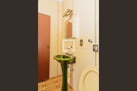 Casa para alugar com 500m², 3 quartos e 1 vaga Casa para alugar com 500m², 3 quartos e 1 vagaBanheiro da Suíte 2