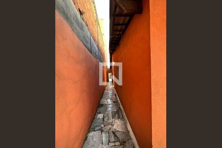 Casa à venda com 100m², 3 quartos e 2 vagas Casa à venda com 100m², 3 quartos e 2 vagasFundo Casa