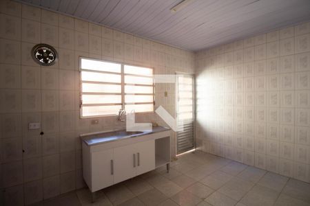 Casa à venda com 100m², 3 quartos e 2 vagas Casa à venda com 100m², 3 quartos e 2 vagasCozinha