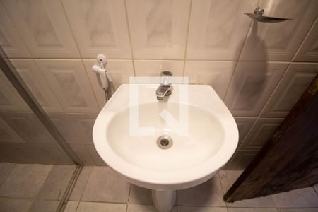 Casa à venda com 100m², 3 quartos e 2 vagas Casa à venda com 100m², 3 quartos e 2 vagasBanheiro 2