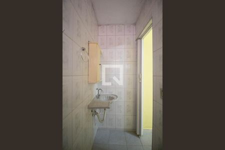 Casa à venda com 100m², 3 quartos e 2 vagas Casa à venda com 100m², 3 quartos e 2 vagasBanheiro da Suíte