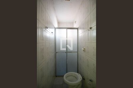 Casa à venda com 100m², 3 quartos e 2 vagas Casa à venda com 100m², 3 quartos e 2 vagasBanheiro da Suíte