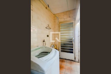 Casa à venda com 99m², 3 quartos e 2 vagasÁrea de Serviço