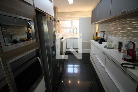 Apartamento à venda com 200m², 3 quartos e 4 vagasCozinha