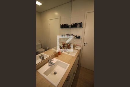 Apartamento à venda com 200m², 3 quartos e 4 vagasBanheiro da Suíte 3