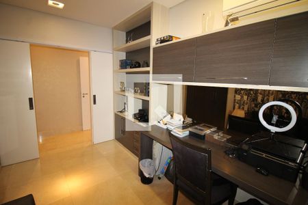 Apartamento à venda com 200m², 3 quartos e 4 vagasEscritório