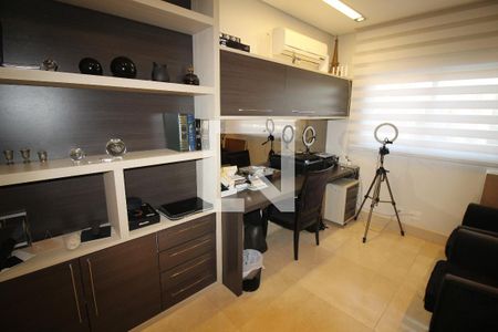 Apartamento à venda com 200m², 3 quartos e 4 vagasEscritório