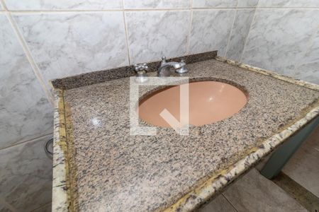 Casa à venda com 180m², 3 quartos e 1 vagaBanheiro 2