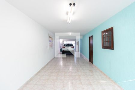 Casa à venda com 200m², 3 quartos e 4 vagas Casa à venda com 200m², 3 quartos e 4 vagasGaragem
