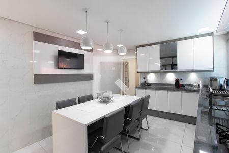 Casa à venda com 200m², 3 quartos e 4 vagas Casa à venda com 200m², 3 quartos e 4 vagasCozinha