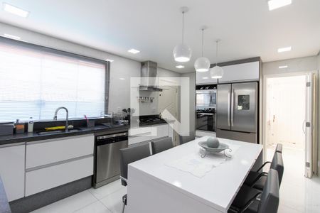 Casa à venda com 200m², 3 quartos e 4 vagas Casa à venda com 200m², 3 quartos e 4 vagasCozinha