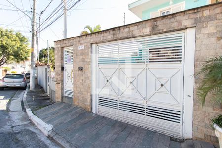 Casa à venda com 200m², 3 quartos e 4 vagas Casa à venda com 200m², 3 quartos e 4 vagasFachada Frente