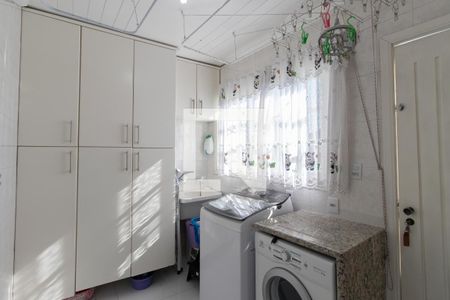 Casa à venda com 200m², 3 quartos e 4 vagas Casa à venda com 200m², 3 quartos e 4 vagasÁrea de Serviço