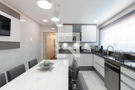 Casa à venda com 200m², 3 quartos e 4 vagas Casa à venda com 200m², 3 quartos e 4 vagasCozinha