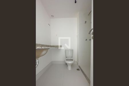 Banheiro de kitnet/studio à venda com 1 quarto, 27m² em Partenon, Porto Alegre