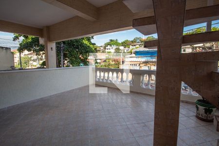 Casa à venda com 92m², 2 quartos e 1 vaga Casa à venda com 92m², 2 quartos e 1 vagaVaranda