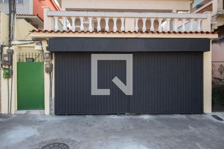 Casa à venda com 92m², 2 quartos e 1 vaga Casa à venda com 92m², 2 quartos e 1 vagaFachada