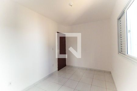 Quarto 2 de apartamento para alugar com 2 quartos, 49m² em Vila Miranda, Itaquaquecetuba