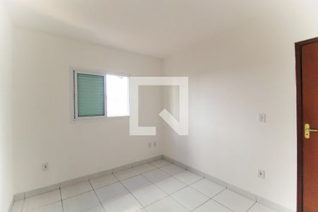 Quarto 1 de apartamento para alugar com 2 quartos, 49m² em Vila Miranda, Itaquaquecetuba