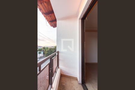 Casa à venda com 314m², 3 quartos e 2 vagas Casa à venda com 314m², 3 quartos e 2 vagasSacada